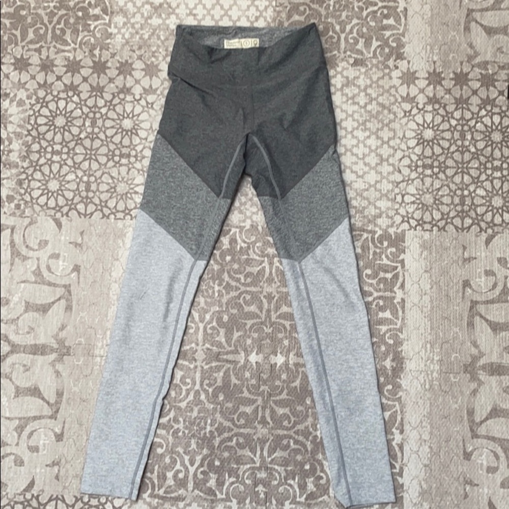 3 tone gray outdoor voices leggings